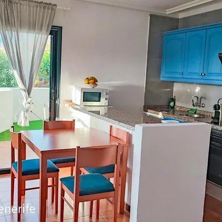 Spacious With Private Garden In Tenerife South Apartmán *