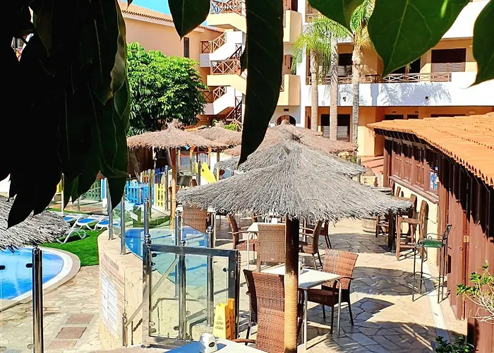 Spacious With Private Garden In Tenerife South