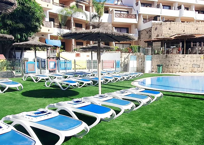 Spacious With Private Garden In Tenerife South *