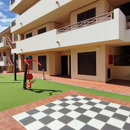 Spacious With Private Garden In Tenerife South