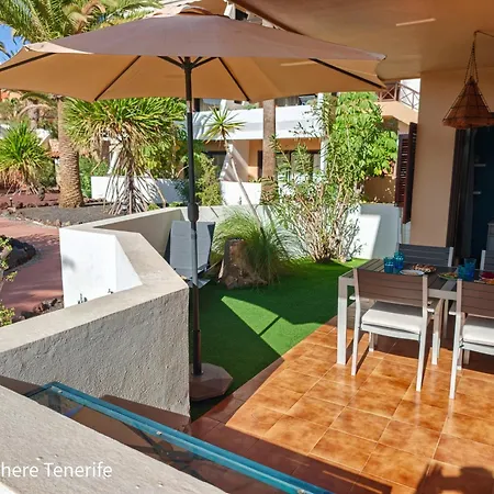 Spacious With Private Garden In Tenerife South Appartamento *