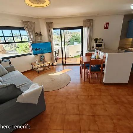 Spacious With Private Garden In Tenerife South