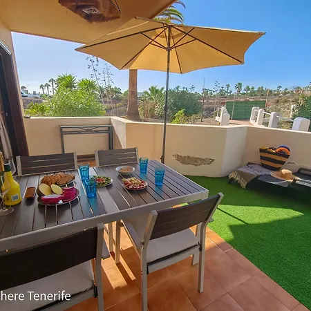 Spacious With Private Garden In Tenerife South Appartamento *