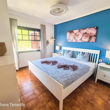 Spacious With Private Garden In Tenerife South Appartamento