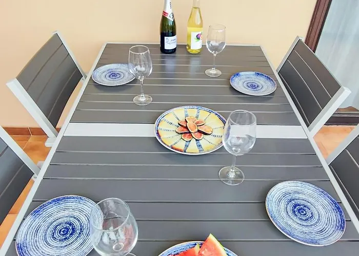 Spacious With Private Garden In Tenerife South